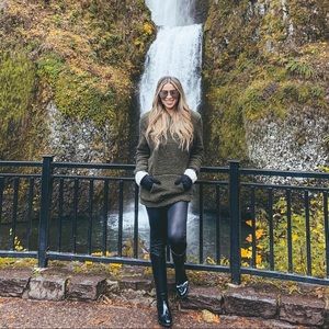 Green, teddy sweater